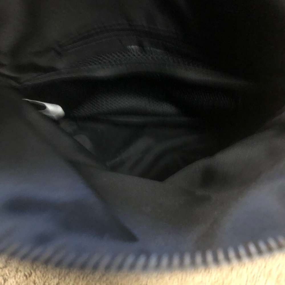 lululemon athletica Black and Gray Shoulder Bag - Picture 3 of 8